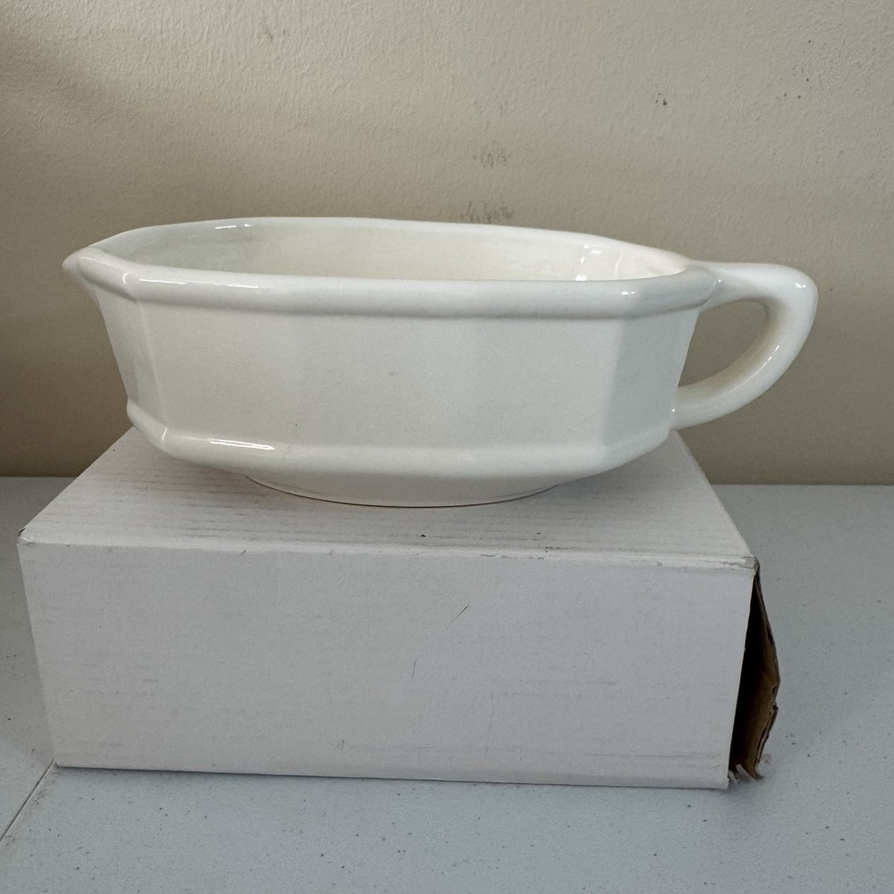 Vintage Pfaltzgraff Stoneware Heritage White Gravy Boat 433 USA